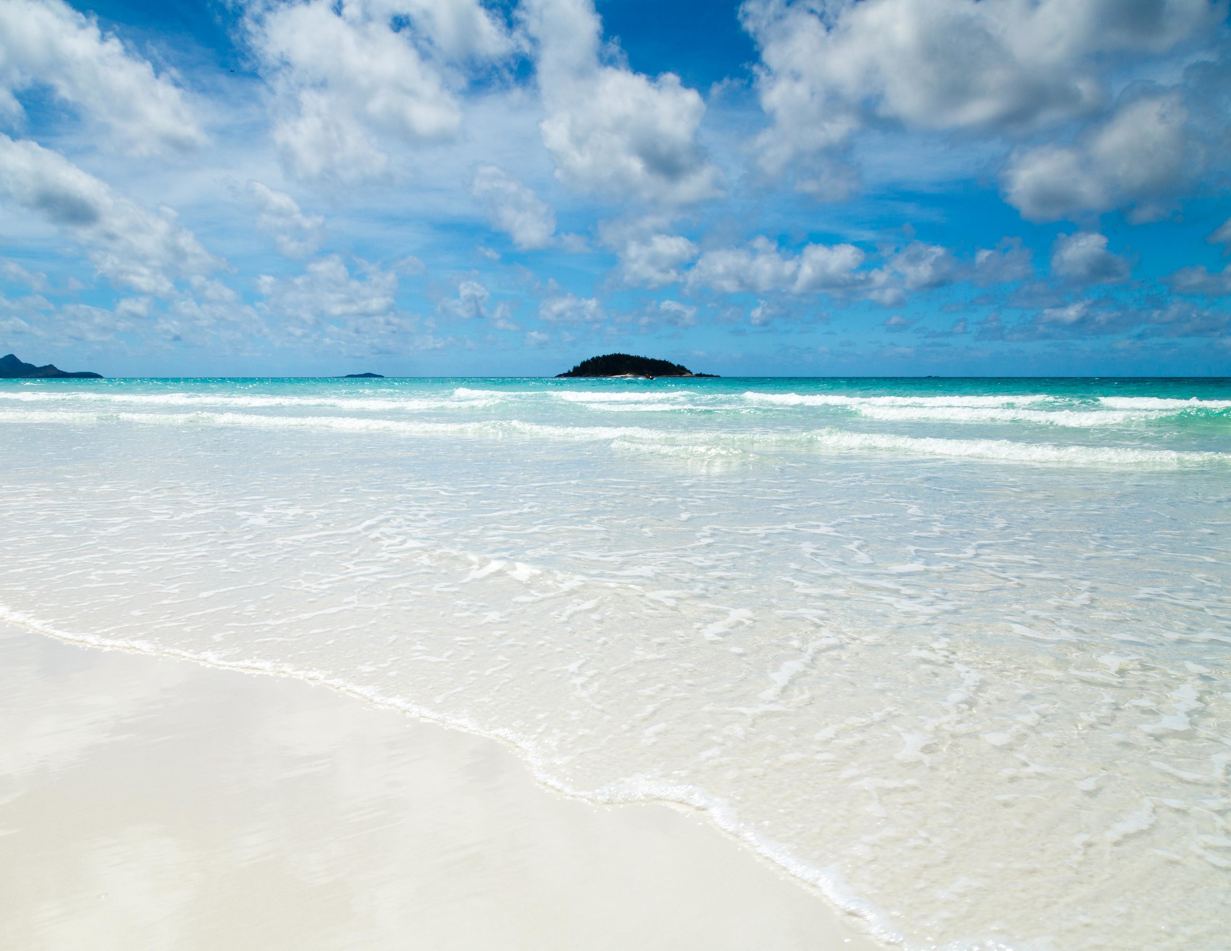 Pure white sand, fine and smooth to the touch. A Mind Blowing Four Day Itinerary For The Whitsundays Walk My World