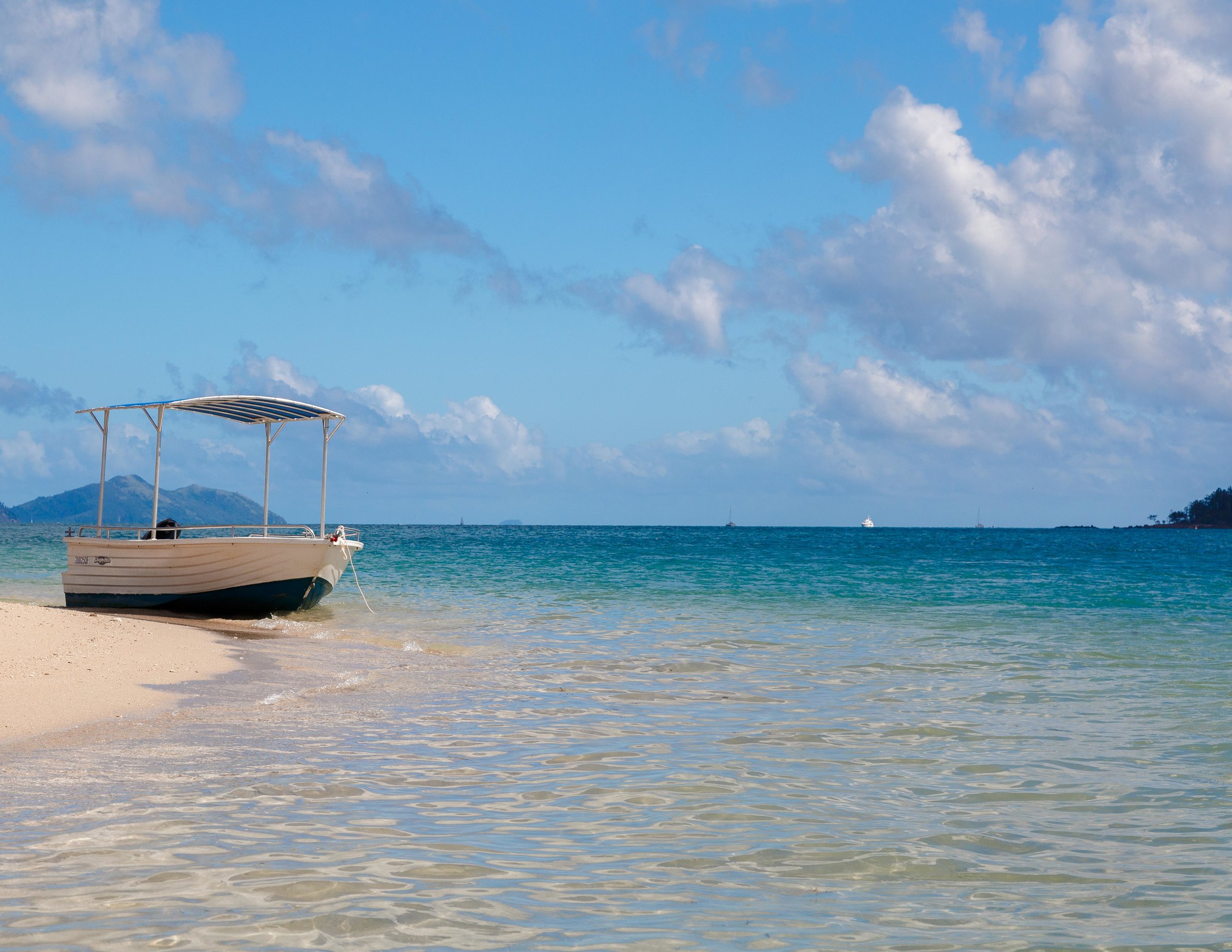 Light winds becoming e 15 to 25 km/h in the middle of the day then becoming light in the evening. A Mind Blowing Four Day Itinerary For The Whitsundays Walk My World