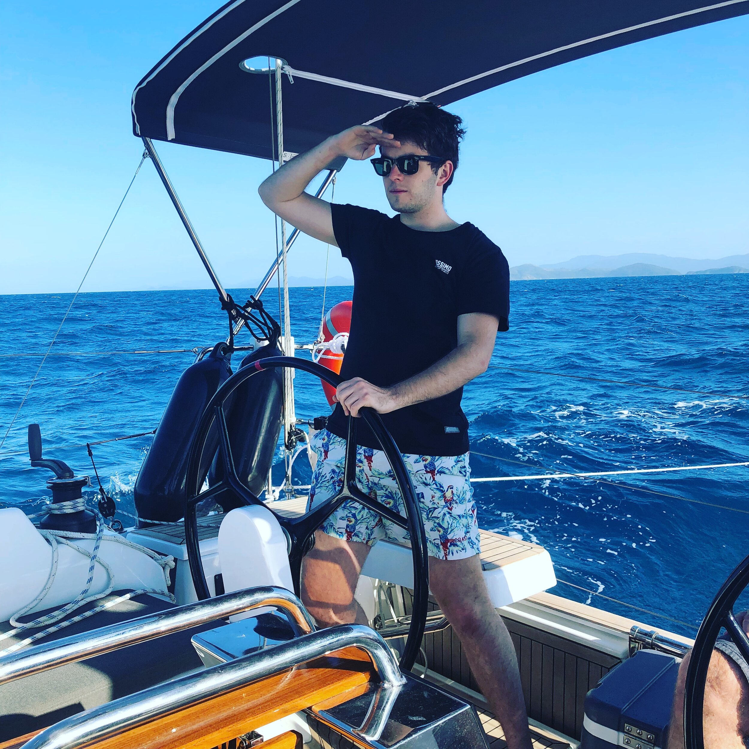Choose from sailing yachts, sailing catamarans or power catamarans, ranging in size from 32 to 47 feet and sleeping up to 10 … Do I Need A Licence To Hire A Bareboat Luxury Yachts Whitsundays Bareboating And Crewed Luxury Charters